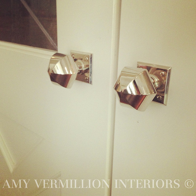 Kitchen Knobs. Kitchen knobs by Wilmette Hardware. #KitchenKnobs Amy Vermillion Interiors