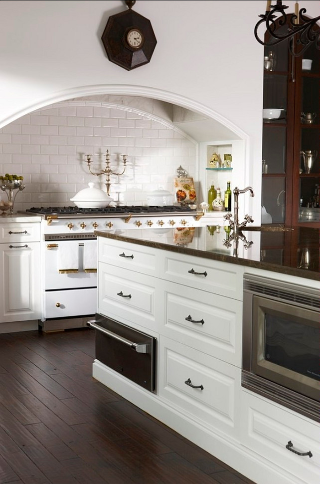 kitchen range ideas this traditional kitchen boasts intricate details along with thoughtful design a - La Cornue Kitchen Designs kitchen range ideas this traditional kitchen boasts intricate details along with thoughtful design a - La Cornue Kitchen Designs