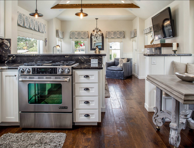 Kitchen. Beautiful cottage kitchen with simple and affordable design ideas! #Kitchen #Cottage #CheapKitchenIdeas #KitchenIdeas