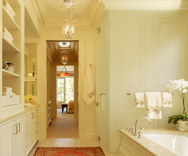 Traditional Bathroom. This is a classic, traditional bathroom design. #Bathroom #TradionalInteriors #ClassicInteriors