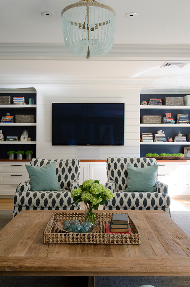 Living room bookshelf ideas. Kristina Crestin Design.
