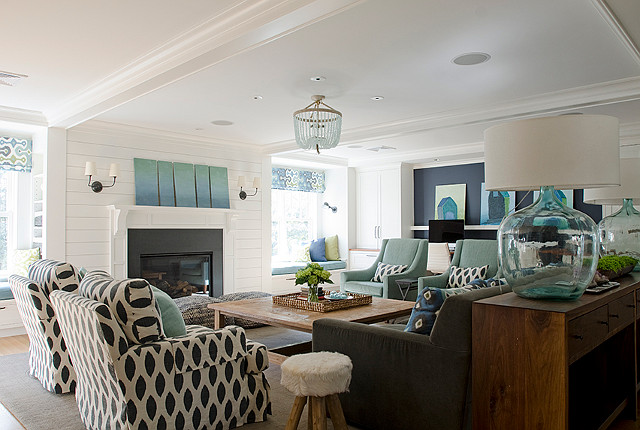 Living room. Turquoise living room. Living room with turquoise accents. #LivingRoom #Turquoise Kristina Crestin Design.