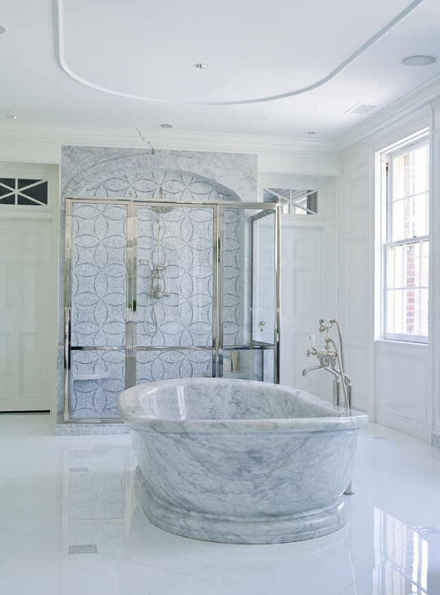 Marble Bathtub. Italian White Carrera marble bathtub Vicente Burin Architects