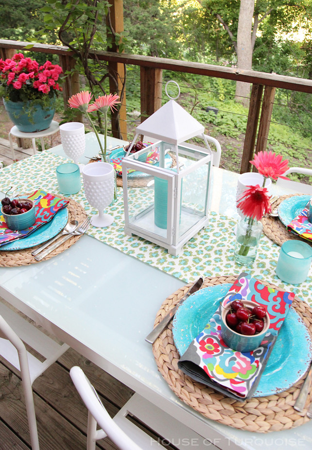 Outdoor Table Decor Ideas. Patio Table Decor. Summer table decor ideas. #TableDecor #OutdoorTableDecor #PatioTableDecor House of Turquoise.