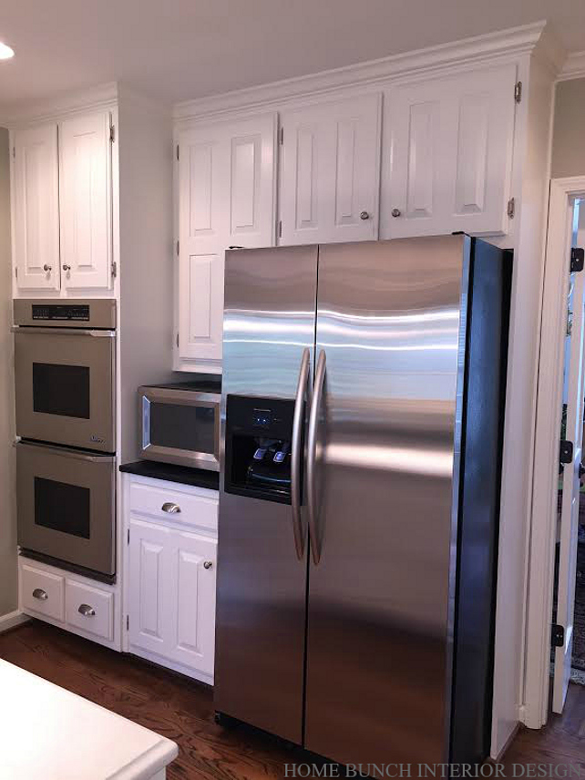 Painted Kitchen Cabinets. See the Before pictures of this freshly painted kitchen cabinets. #paintedKitchenCabinets Home Bunch Interior Design.