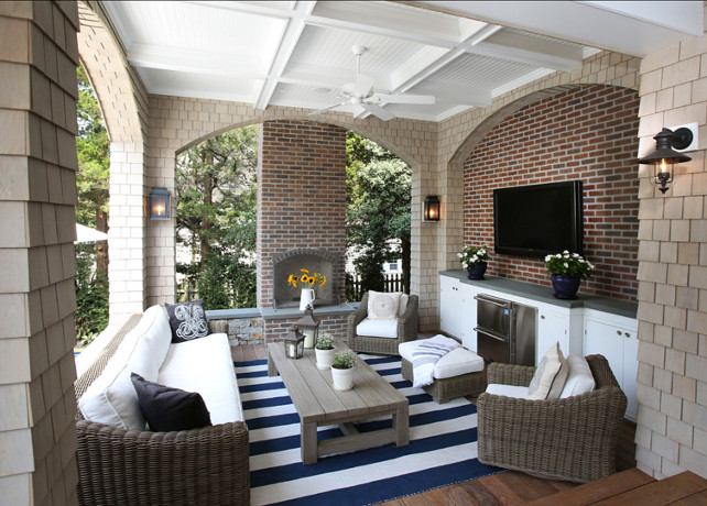 Traditional Red Shingle Home Bunch Interior Design Ideas Patio Furniture Comfortable Outdoor Living Room With Patiofurniture Outdoorfunriture