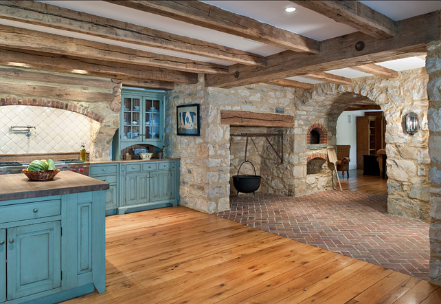 Kitchen. Rustic Kitchen Design. This rustic farmhouse kitchen has so many interesting features, including a pizza oven. #RustocKitchen #Kitchen #FamrhouseKitchen #PizzaOven 