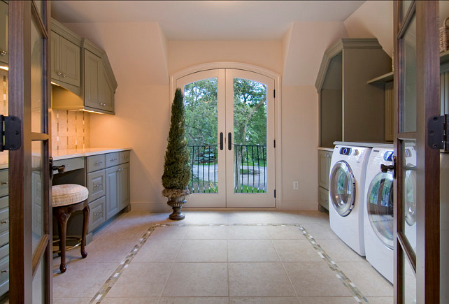 Traditional Laundry Room Design. I like the traditional design of this laundry room. #LaundryRoom #Traditional