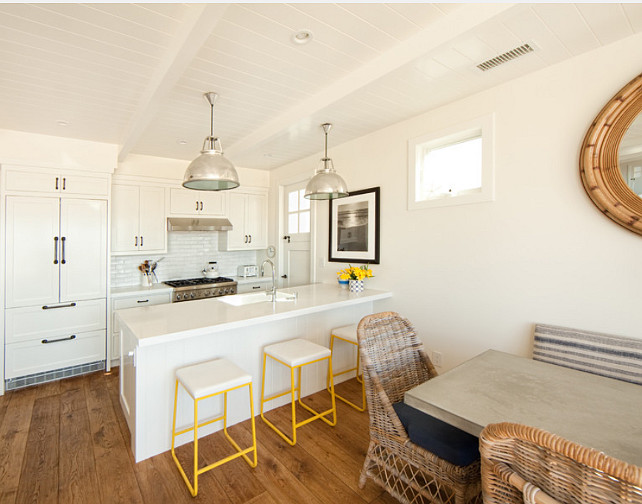 Modern Beachfront Cottage - Home Bunch Interior Design Ideas