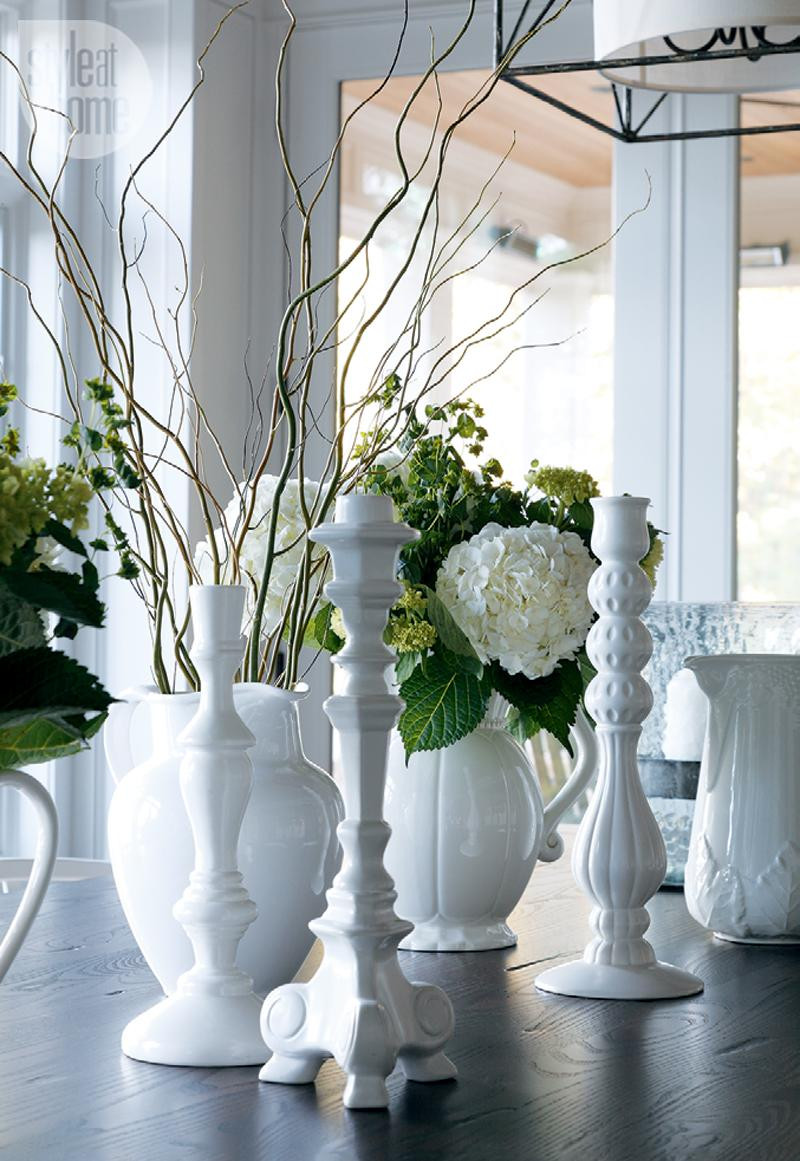 Table Setting Ideas. White Table setting. The white table setting gives a fresh clean look to the cottage. #TableSetting #White #Cottage Via Style at Home.