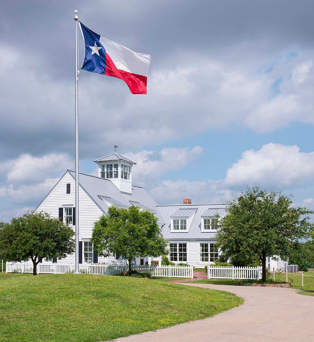 Texas Farmhouse. Farmhouse in Texas. #Farmhouse #Texas #Dallas M. Barnes & Co.
