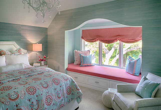 Turquoise Interior Design Ideas. Turquoise Bedroom with rafia wallpaper. #Turquoise #TurquoiseInteriors #RafiaWallpaper Studio M Interiors