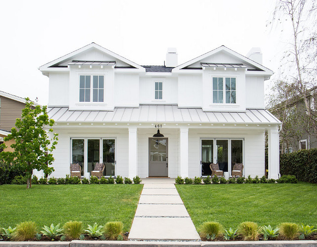 Modern Farmhouse with Transitional Interiors - Home Bunch ...
