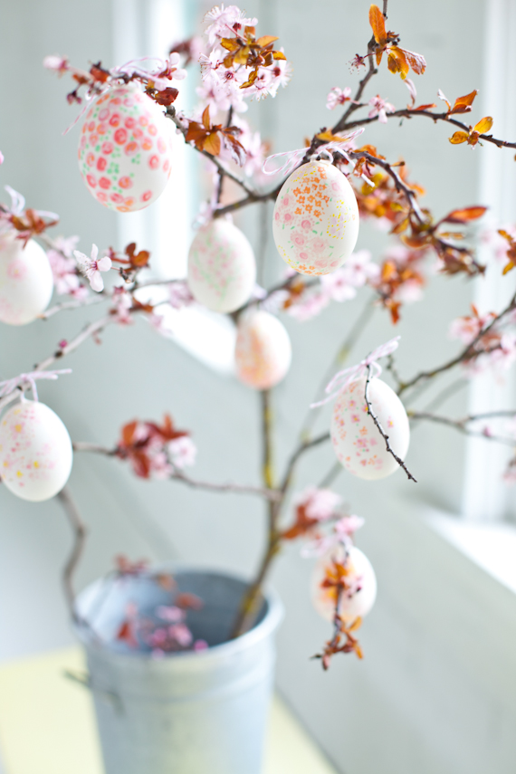 Hand Painted Easter Decor. Easter Egg Hand painted ideas. Easter Eggs