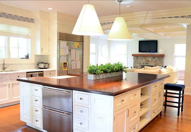 Kitchen Island Design ideas. This is a great kitchen design! #KItchen #Island 