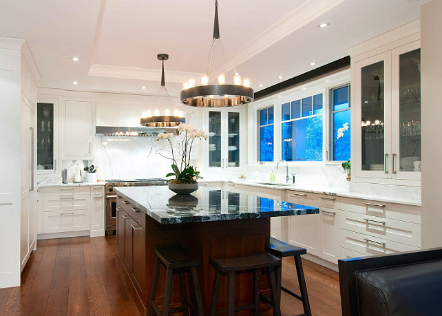 White Kitchen. This is a very modern and classy white kitchen. #WhiteKitchen