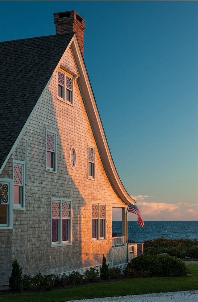 Summer Cottage. This cottage is the perfect place to spend your entire summer at. Love the coastal interiors! #Cottage #Coastal #Summer #Interiors