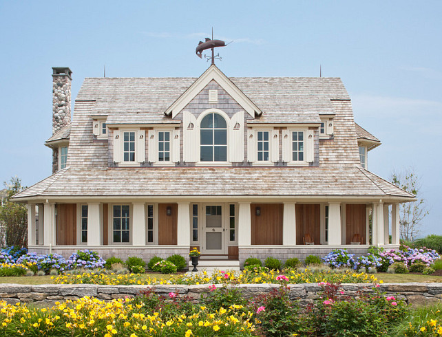 Coastal Family Home. This Coastal Family Home is incredible! I love the cottage inspired interiors. #Coastal #Home #Interiors #HomeDecor