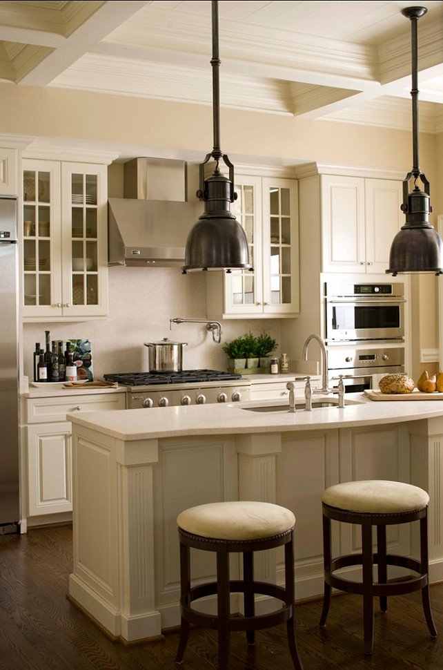 Traditional Home with Classic Interiors - Home Bunch ...