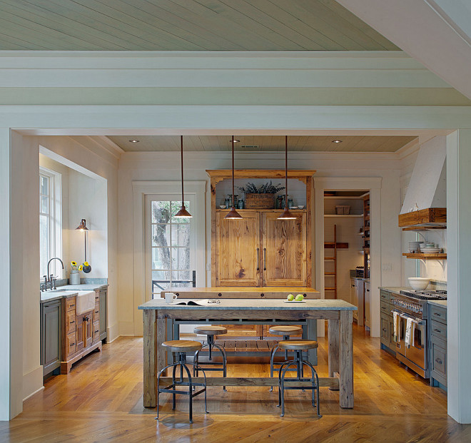 Two toned kitchen. Two toned Farmhouse Kitchen. Farmhouse kitchen with two toned cabinets and farmhouse table style island. #TwotonedKitchen #TwoToned #kitchen #farmhouse #table #island Wayne Windham Architect, P.A. Interiors by Gregory Vaughan, Kelley Designs, Inc. Photos by Atlantic Archives, Inc. 