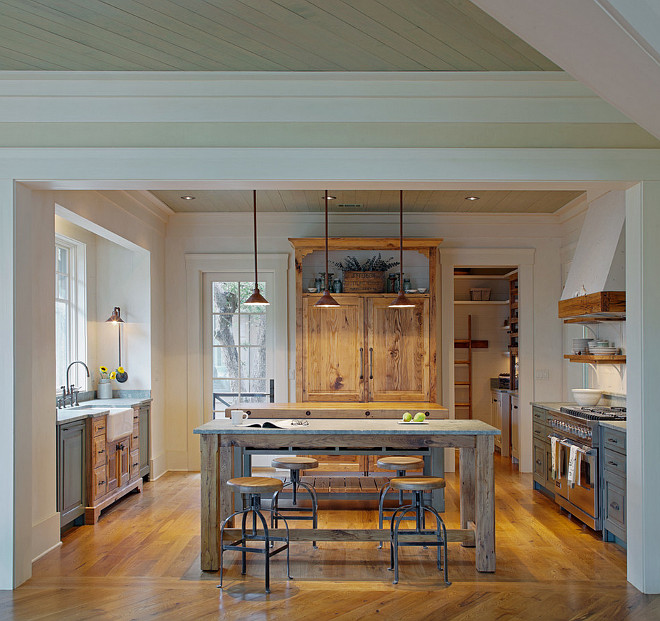 Two toned kitchen. Two toned Farmhouse Kitchen. Farmhouse kitchen with two toned cabinets and farmhouse table style island. #TwotonedKitchen #TwoToned #kitchen #farmhouse #table #island Wayne Windham Architect, P.A. Interiors by Gregory Vaughan, Kelley Designs, Inc. Photos by Atlantic Archives, Inc. 