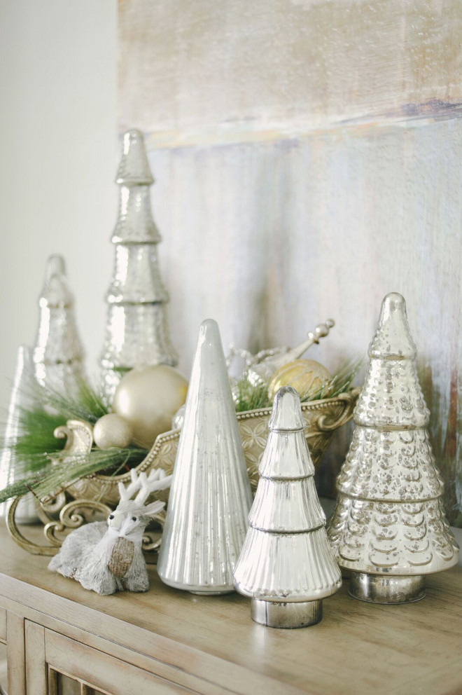 Christmas Designer Tip: There are so many ways to do Christmas, and no wrong way. But if you are feeling stuck on which direction to go, start with the bones of your home: What staple colors, pieces of furniture, and feelings does your home exude? Build upon those colors and mood. Doing so will afford you more opportunities to incorporate every-day items into your decor. #ChristmasDecor #Christmas Gatehouse No.1.