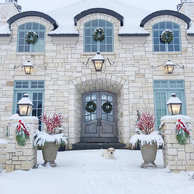 Christmas Facade Decor. Christmas Facade Decorating Ideas. Christmas Facade Decor Ideas. Natural Christmas Facade Decor. #Christmas #Facade #Decor #ChristmasDecor Pink Peonies.