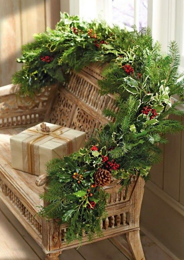 Christmas Foyer Bench Decor Ideas. #Christmas #Foyer #Bench Via Belgian Pearls.