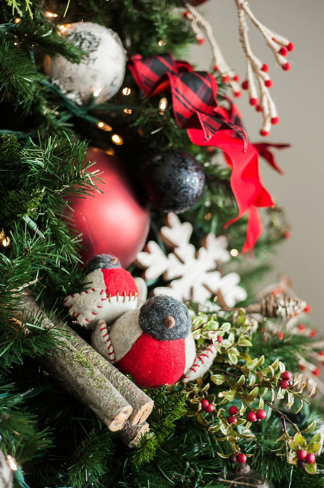 Felt Christmas Decor. Christmas tree with felt Christmas decor. Felt Christmas ornaments. #FeltOrnaments #Felt #Christmas #Decor #Christmasdecor #FeltChristmasdecor Gatehouse No.1.