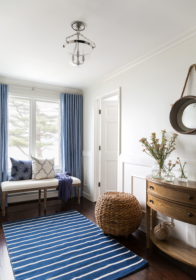 Foyer Ideas. Classic foyer with blue and white decor. Pillows are by F. Schumacher & Co. The bench was purchased from Restoration Hardware. #Foyer #Blueandwhite #FSchumacherandCo Chango & Co.