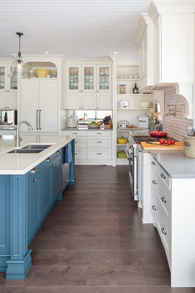 Sherwin-Williams Antique White SW6119 Off white cream white kitchen cabinet paint color Sherwin-Williams Antique White SW6119 #offwhite #creamwhite #kitchencabinetpaintcolor #kitchencabinet #paintcolor #SherwinWilliamsAntiqueWhiteSW6119 #SherwinWilliamsAntiqueWhite