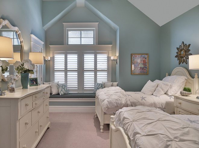 Kids Bedroom with window seat. Kids Bedroom with window seat ideas. #KidsBedroom #windowseat Megan Gorelick Interiors