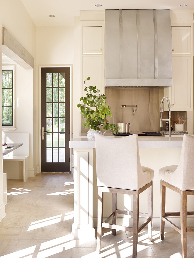 Neutral Kitchen with Ivory Cabinets. Neutral Kitchen with Ivory Cabinet Paint Color. Neutral Kitchen with Ivory Cabinet #NeutralKitchen #IvoryCabinets #IvoryKitchenCabinets Jeffrey Dungan Architects