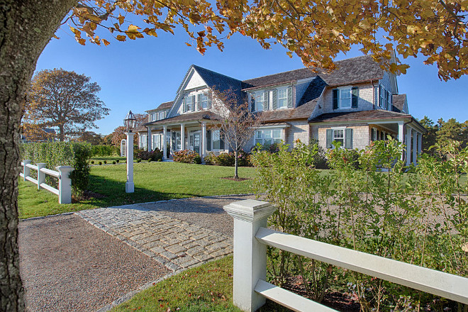 Martha's Vineyard Shingle Cottage. Martha's Vineyard Shingle Cottage Ideas. Classic Martha's Vineyard Shingle Cottage. Classic Martha's Vineyard Shingle Home #MarthasVineyard #ShingleCottage #ShingleHome sullivan + associates architects