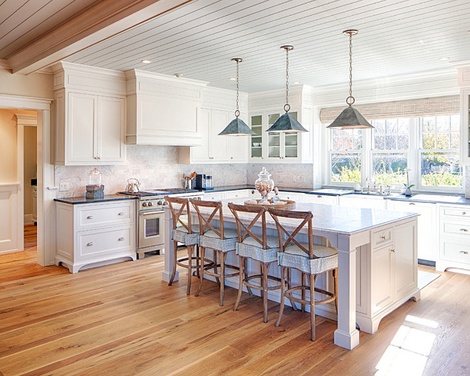 Open kitchen layout. Open kitchen designed with a smart layout to accomodate a large family. #OpenKitchen #KitchenLayout #OpenKitchenLayout sullivan associates architects