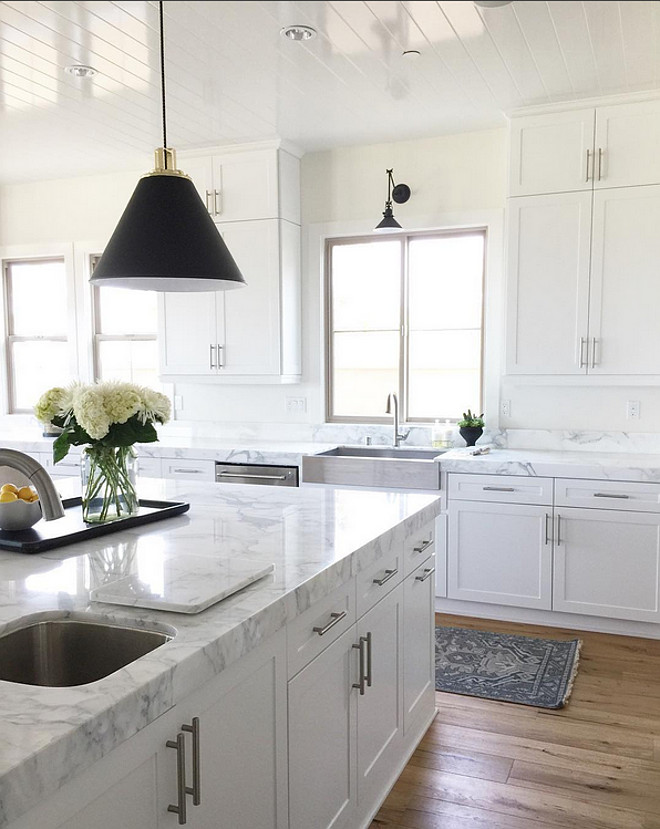 White kitchen hardware. White kitchen hardware ideas. White kitchen cabinet hardware White kitchen cabinet hardware ideas. White kitchen cabinet hardware is from Restoration Hardware #Whitekitchencabinethardware #kitchencabinethardware #kitchenhardware Becki Owens 