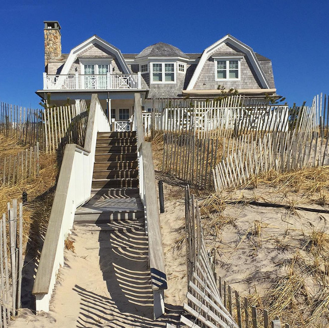Shingle Beach House. Hamptons Shingle Beach House. Hamptons Shingle Beach House. Hamptons Shingle Beach House. #HamptonsShingleBeachHouse Howie Guja via Instagram.