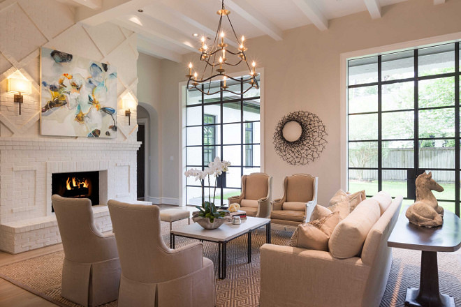 Living room. Neutral living room. Neutral living room with floor to ceiling fireplace. Neutral living room #Neutrallivingroom #livingroom #neutralinteriors #floortoceilingfireplace Elizabeth Garrett Interiors