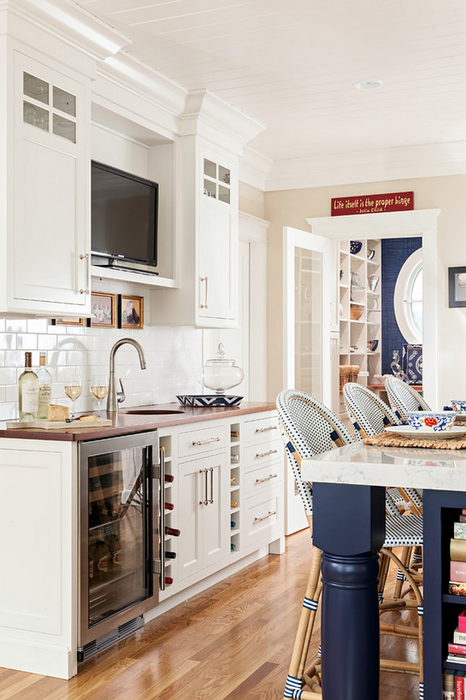 Benjamin Moore Manchester Tan Kitchen Wall paint color. The perimeter cabinets are Benjamin Moore OC-17 White Dove and wall paint color is Benjamin Moore Manchester Tan. Kitchen wall paint color. Neutral kitchen wall paint color. Kitchen wall paint color is Benjamin Moore Manchester Tan. #BenjaminMooreManchesterTan #BenjaminMooreHC81ManchesterTan #BenjaminMoore #HC81 #ManchesterTan #kitchen #paintcolor 