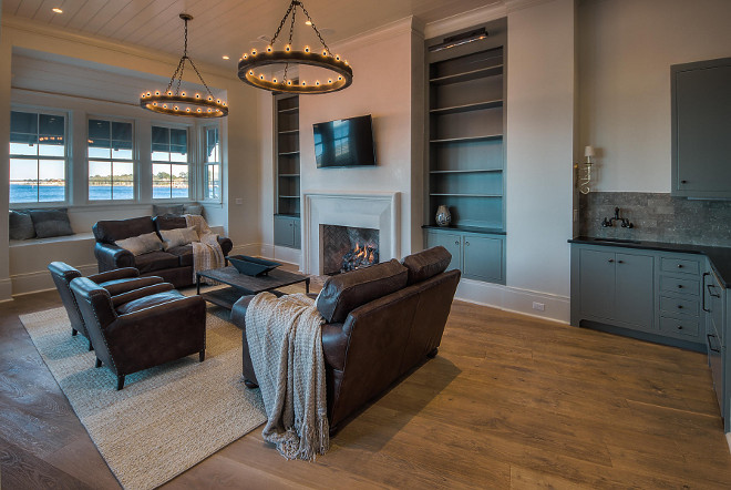 Family Room. Family room bookcases. Family room built in bookcase. Family room bookcases and wet bar. #Familyroom #bookcase #builtinbookcase