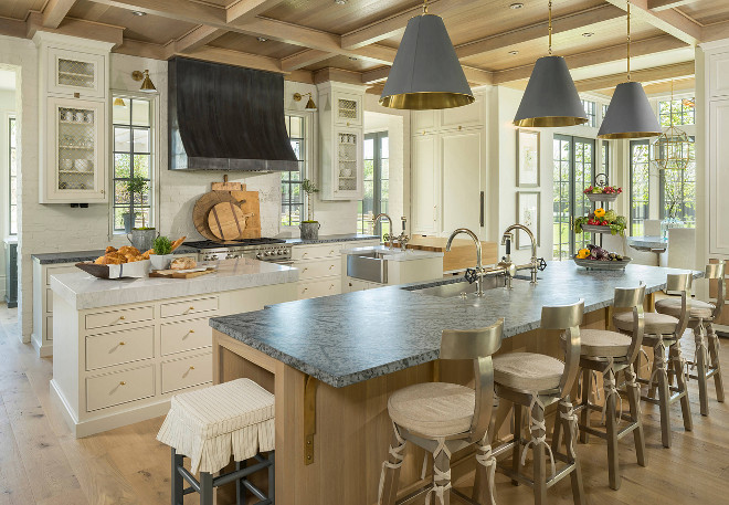 Kitchen with three islands. Kitchen with main island and two prep islands. Kitchen Islands. Kitchen islands layout. Kitchen island. #Kitchen #Kitchenislands #Kitchenthreeislands #kitchens #island