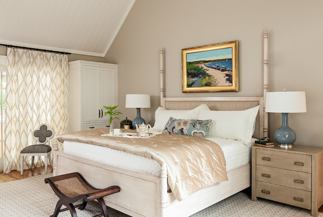 Edgecomb Gray Benjamin Moore. Neutral bedroom. Neutral tones and paint color in bedroom. Edgecomb Gray Benjamin Moore. Edgecomb Gray Benjamin Moore bedroom paint color. #neutral #Benjaminmoorepaintcolors #NeutralBMpaintcolor #EdgecombGray #BenjaminMoore Violandi + Warner Interiors