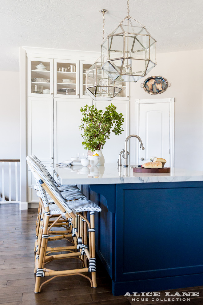 Hale Navy HC-154 by Benjamin Moore. Kitchen paint color is Hale Navy HC-154 by Benjamin Moore. Island paint color is Hale Navy HC-154 by Benjamin Moore. #HaleNavyHC154byBenjaminMoore #HaleNavyHC154byBenjaminMoore #HaleNavy #HC154 #BenjaminMoore #BenjaminMoorePaintColors