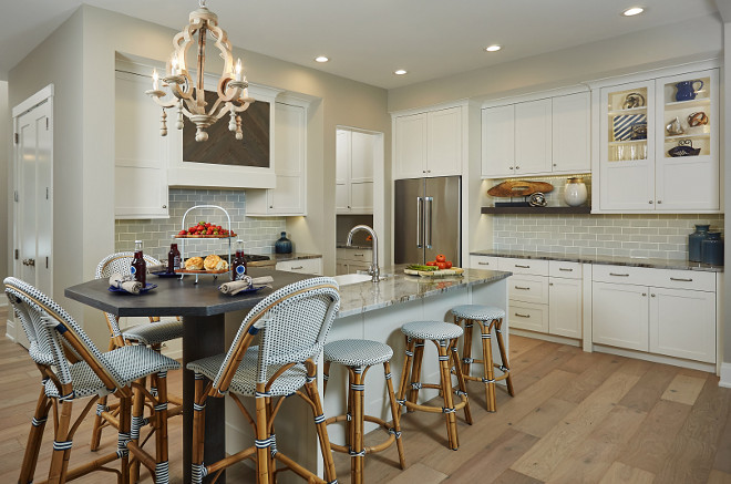 Off White Kitchen. Transitional kitchen with off white cabinets and neutral walls painted in Benjamin Moore Revere Pewter. #Kitchen #offwhitekitchen #offwhite #kitchen #neutral #wall #paintcolor #BenjaminMooreReverePewter