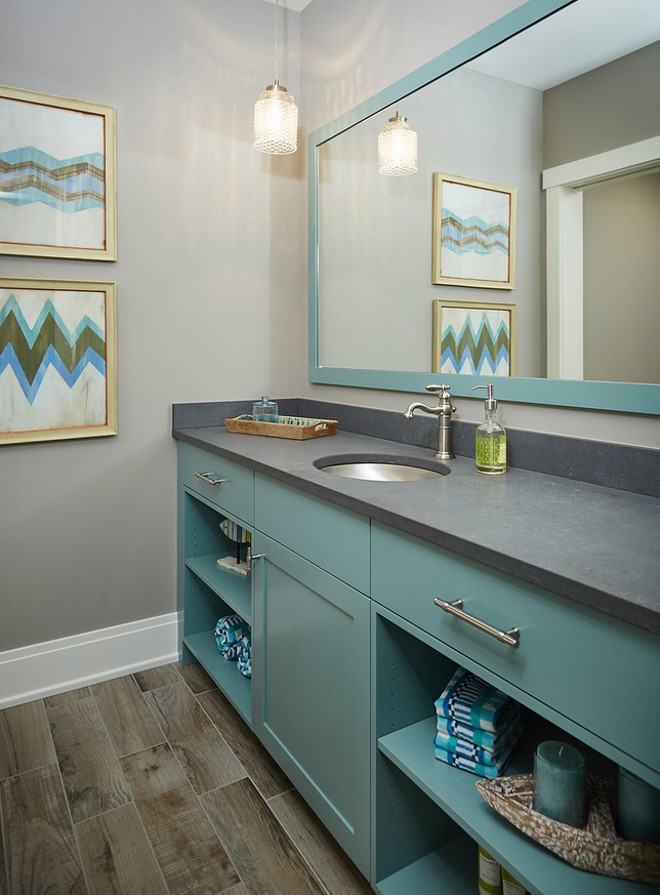 Benjamin Moore CW-595 Chesapeake Blue. Turquoise cabinet paint color is Benjamin Moore CW-595 Chesapeake Blue, Turquoise blu paint color Benjamin Moore CW-595 Chesapeake Blue #BenjaminMooreCW595ChesapeakeBlue