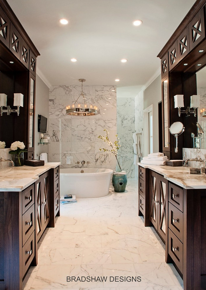 Bathroom cabinet facing each other. Bathroom with cabinet facing each other. Great bathroom layout. Bathroom cabinet facing each other #Bathroomcabinetfacingeachother