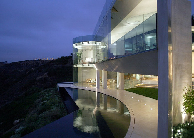 Modern homes for sale. Razor House. Via Don Burns.