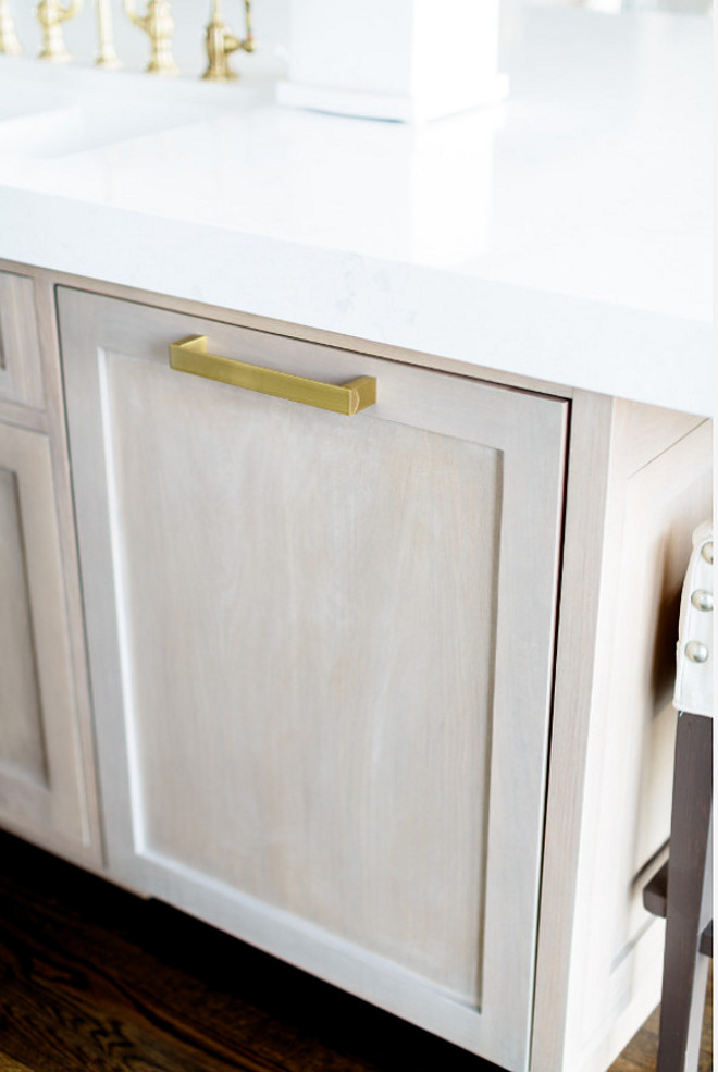 Rift sawn white oak with whitewash finish. Kitchen island is Rift sawn white oak with whitewash finish. Rift sawn white oak with whitewash finish cabinet. #Riftsawn #whiteoak #whitewash #whitewashfinish