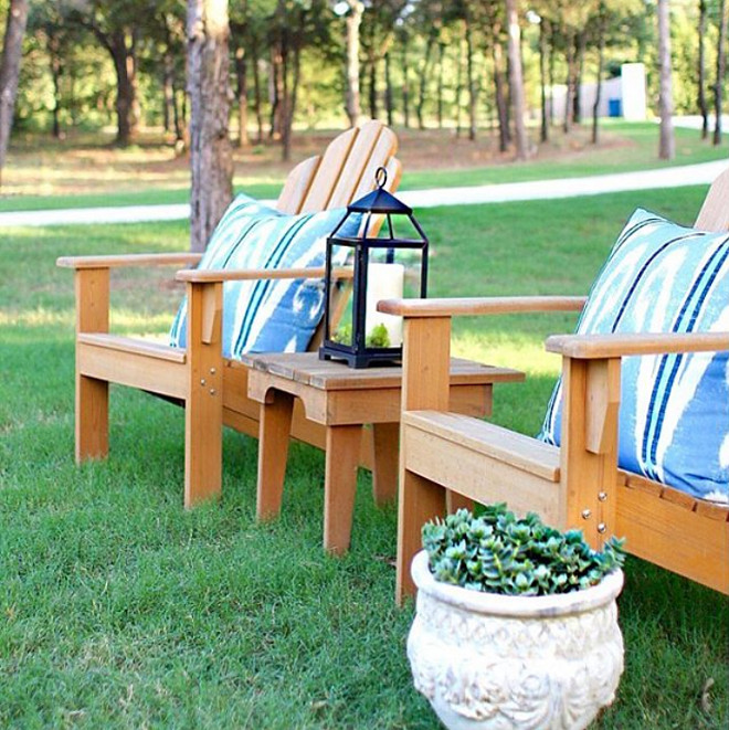 Outdoor Chairs and Pillows. Home Bunch's Beautiful Homes of Instagram curlsandcashmere