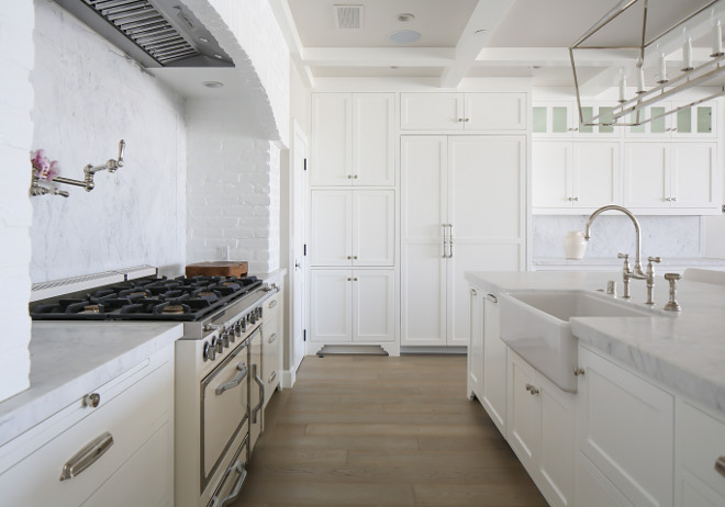 Benjamin Moore Decorator's White OC-149. Benjamin Moore Decorator's White OC-149. Benjamin Moore Decorator's White OC-149 #BenjaminMooreDecoratorsWhiteOC149 Winkle Custom Homes. Melissa Morgan Design. Ryan Garvin Photography